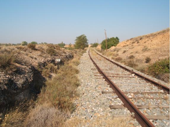 VÍA ABANDONADA.JPG