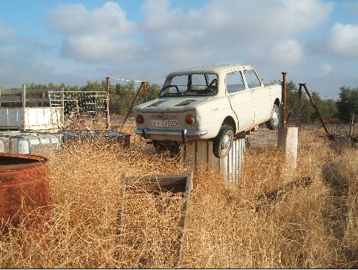 Simca 1000 desde dentro de la verja.JPG