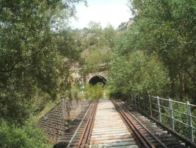 Km 315.816 - Puente y túnel del SM próximos a Oña.JPG