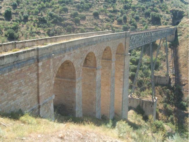 Puente y túnel de El Lugar - La Fregeneda-Barca d'Alva.JPG