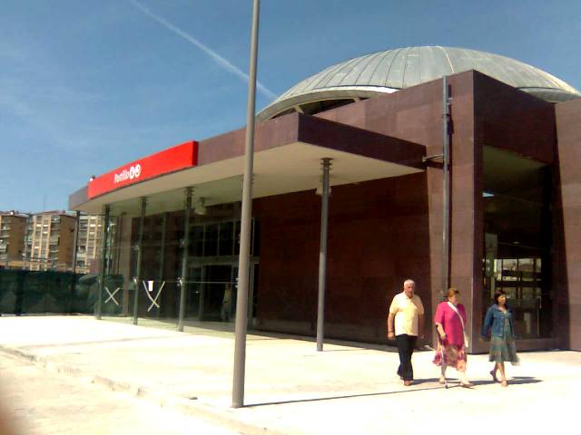 Exterior de Zaragoza Portillo.jpg